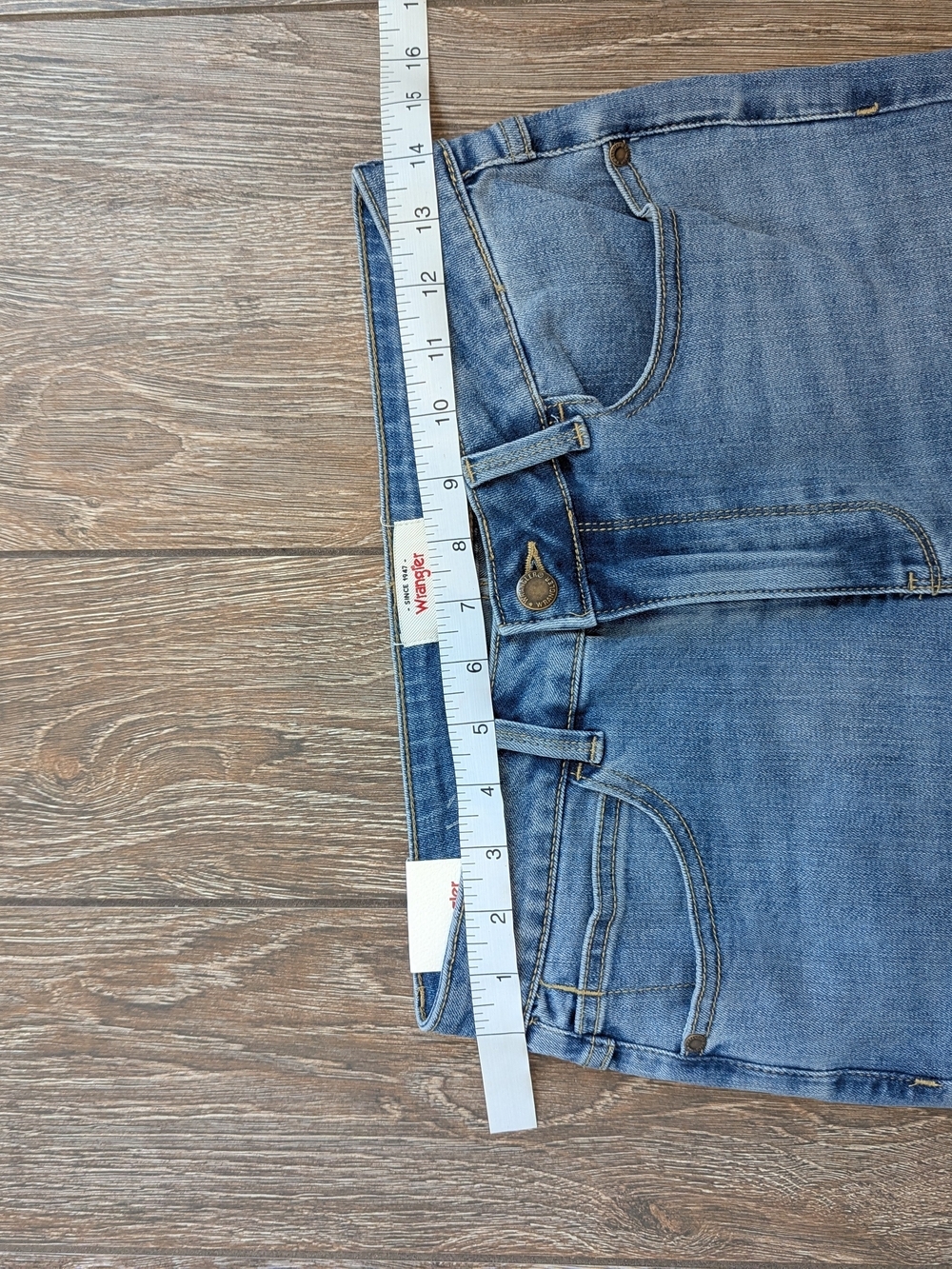 NWT Wrangler High Rise Boot Cut Jeans Size 4 Or 27 Medium Wash Stretch - Picture 9 of 13